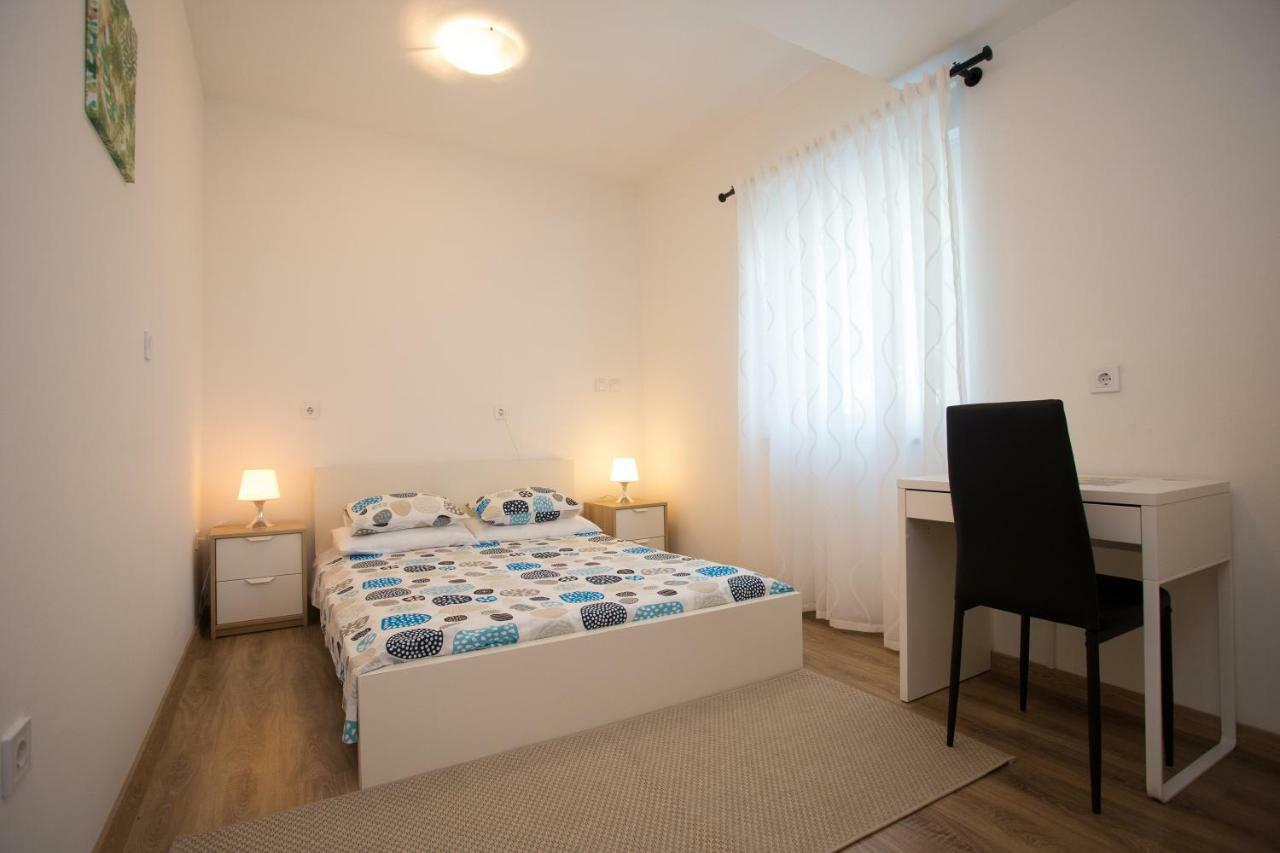 Apartman Girasol Pula Lejlighed Eksteriør billede