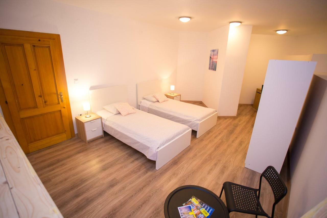 Apartman Girasol Pula Lejlighed Eksteriør billede